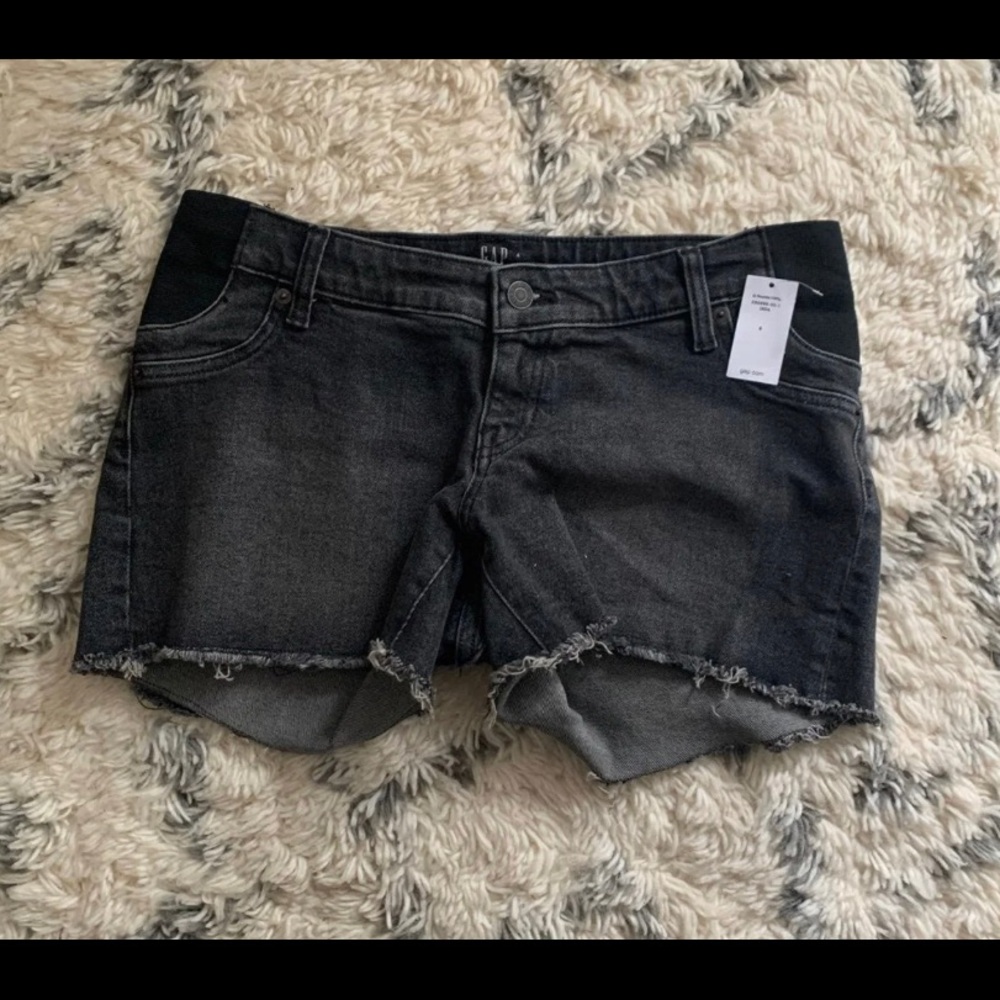 GAP maternity short